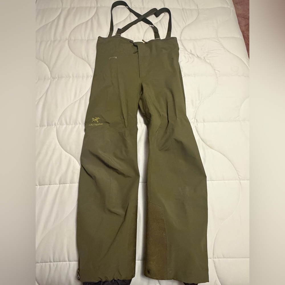 Arc'teryx Women’s Beta SV Shell Bib - Bushwack - Large